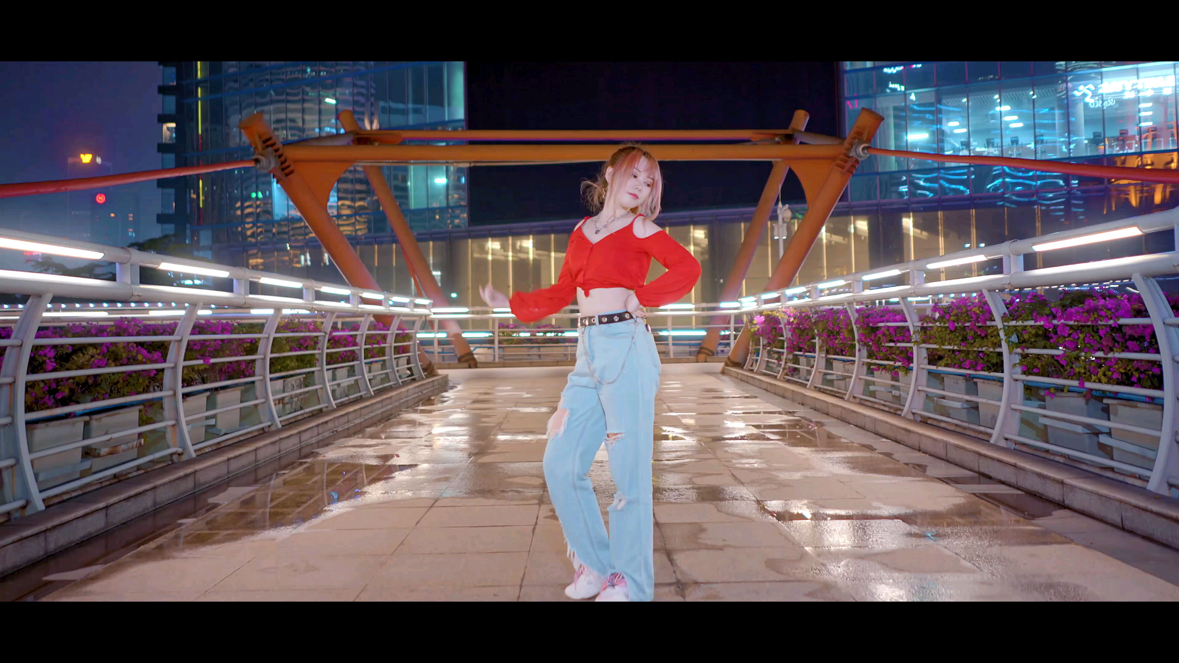 【红莲】(G)I-DLE - Uh Oh 见过天桥上尬舞吗